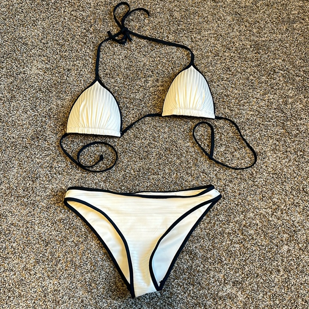 Women’s bathing suit